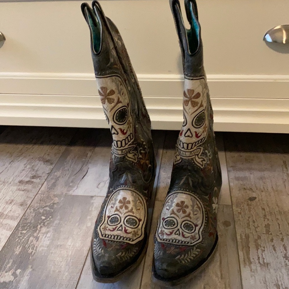 Sugar Skull handcrafted Corral cowboy boots